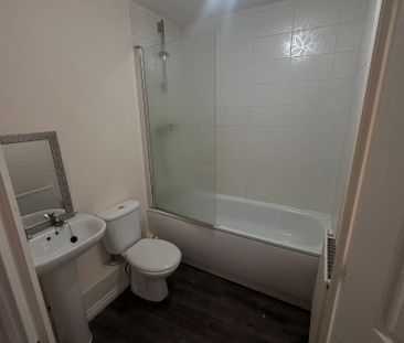 2 bedroom flat on Signalman Court, CV21 1FR area - Photo 5