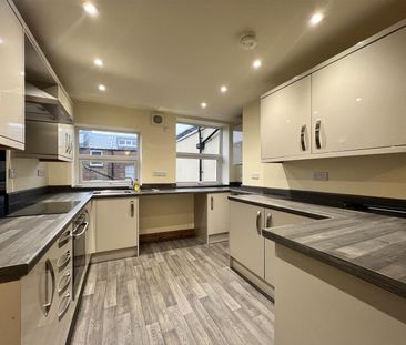 Albemarle Crescent, Scarborough - Photo 2