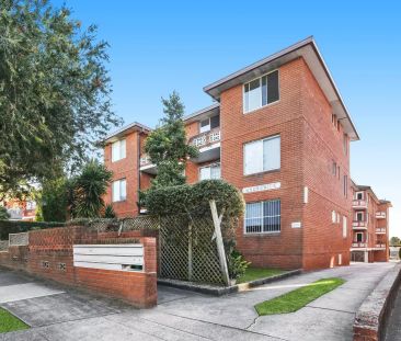 Spacious and Modern - Photo 6