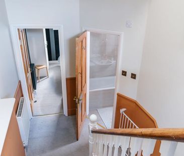 3 bedroom flat to rent - Photo 4