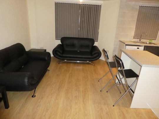 2 Bed Flat, Milnpark Gardens, G41 - Photo 1