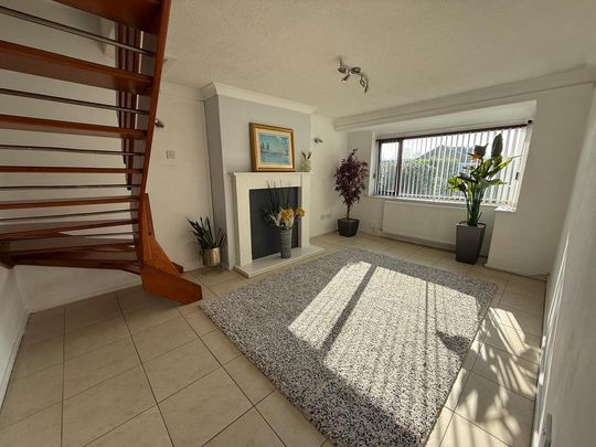 4 bedroom semi-detached bungalow to rent - Photo 1