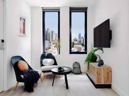 4 Bed Ensuite Apartment - Photo 2