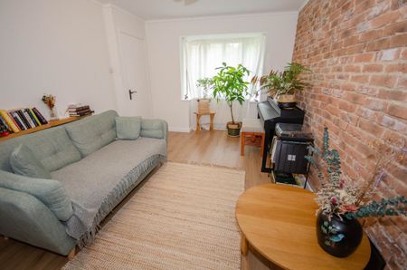 Bronte Close, Rugby, Rugby, CV21 - Photo 4