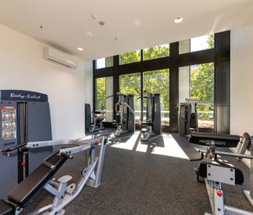 Modern Apartment in Vibrant Parkes Hub - Photo 2