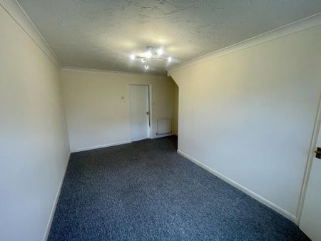 2 bedroom semi-detached house to rent - Photo 4