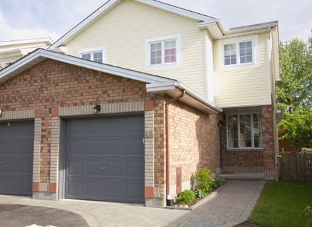 For Lease - 46 College Circle, Overbrook - Castleheights and Area, Ontario - Photo 2