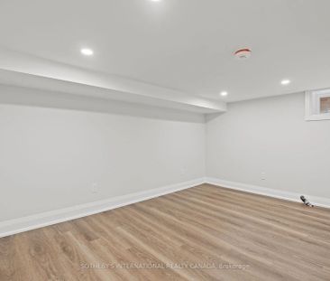 30 Strathgowan Avenue #Lower - Photo 4