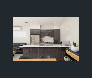 Immaculate Three Bedroom Unit - Photo 5
