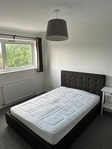 1 bed house / flat share to rent in Britten Close - Photo 5