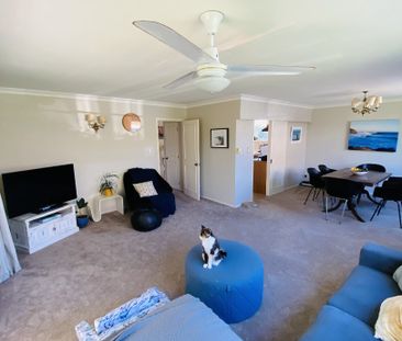 Property Management19B Bracken Avenue, Takapuna - House for Rent - Photo 2