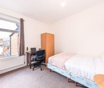 5 bedroom terraced house to rent - Photo 3