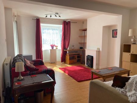 3 bedroom semi-detached house to rent - Photo 2