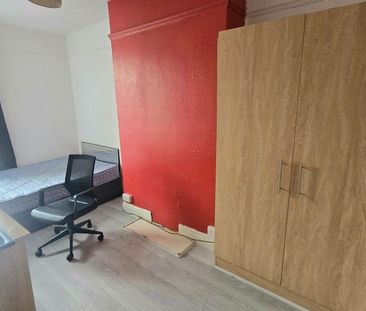 5 bedroom terraced house to rent - Photo 3