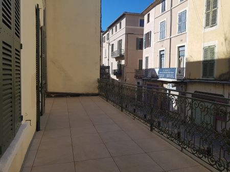 Location Appartement 4 pièces 86m² NIMES 30000 - Photo 5