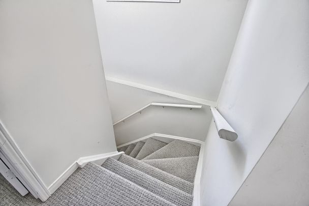 For Lease - 256 Ross Lane, Oakville, Ontario - Photo 1