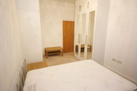1 Bed Flat, Wimbledon, SW19 - Photo 4