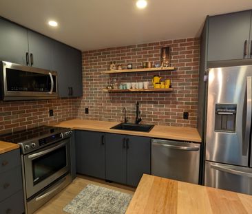 For Lease - 3239 Cove Avenue, Innisfil, Ontario - Photo 2