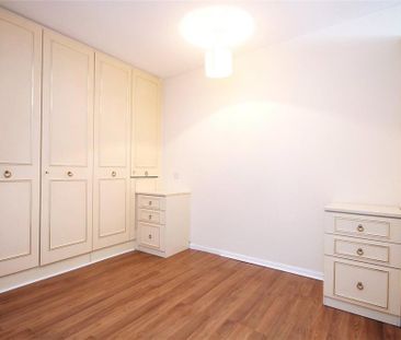 House to rent - Photo 2