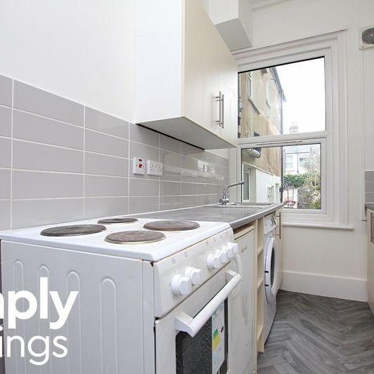 Studio to rent - Photo 1