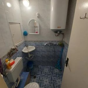 De inchiriat apartament o camera in zona Coresi - Fotografie 2