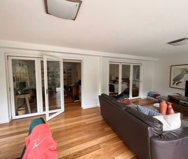 **Unfurnished** Tucked Away One Bedroom with Sunny North Aspect - Photo 2