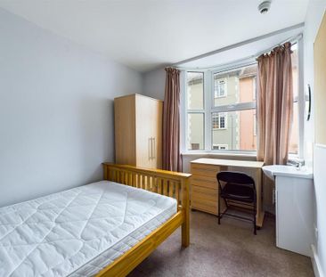 5 bedroom terraced house to rent - Photo 2