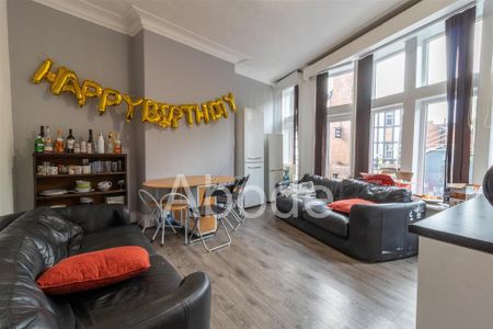 6 bedroom flat to rent - Photo 2