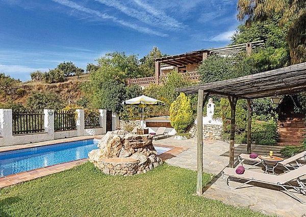 Villa for long term rental 3 km from Frigiliana