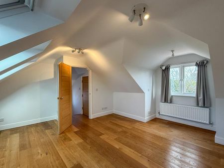 4 bedroom semi-detached house to rent - Photo 5