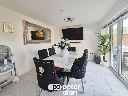 Chapel Field Way, Newport, NP19 - Photo 5