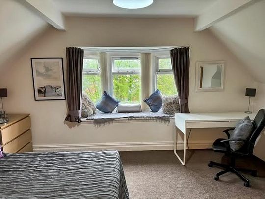 1 Bed - 97 Harehills Lane, Leeds - LS8 4HU - Student - Photo 1