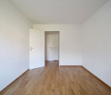 "Living in a quiet residential area!" - Photo 6