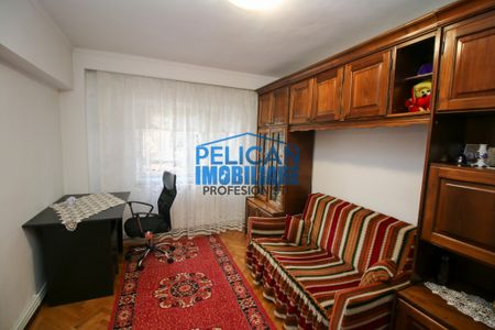 Str. Victoriei, 3 camere, etaj 1, mobilat si utilat - Fotografie 2