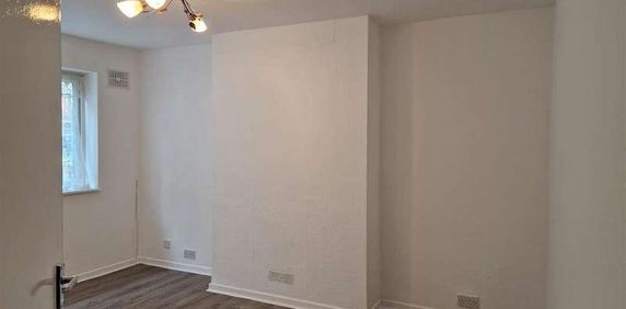 Dormers Wells Lane, Southall, UB1 - Photo 2