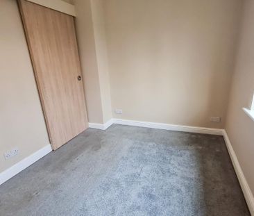 3 bedroom end of terrace house to rent - Photo 6