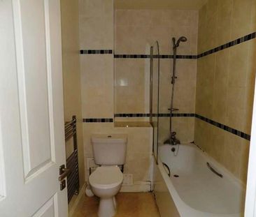 Flat to rent on - Photo 4