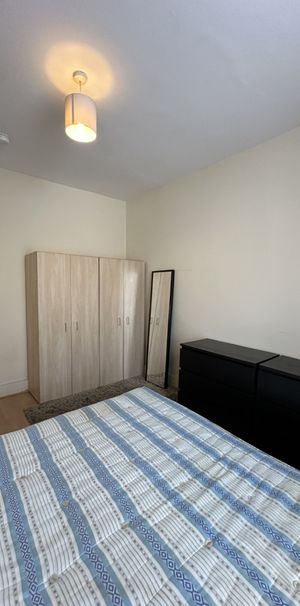 Room in a Shared Flat, Calderon Road, E11 - Photo 1