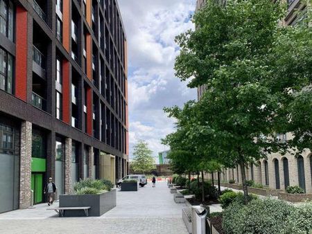 The Residence Charles Clowes Walk, Nine Elms, SW11 - Photo 3