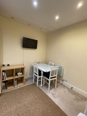 3 Bed Flat, Sandwich Street, WC1H - Photo 1
