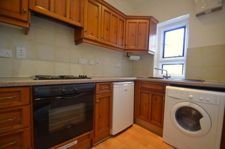 1 bedroom Apartment to rent - Photo 3