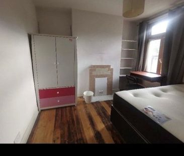 Room in a Shared House, London, E15 - Photo 3