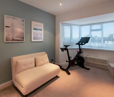 4 bedroom semi-detached house to rent - Photo 6