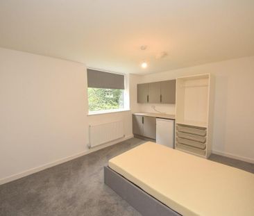 1 bedroom in a house share to rent - Photo 6
