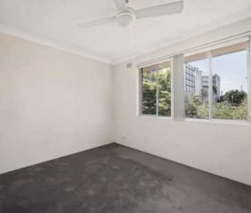 Spacious two-bedroom apartment in prime location - Photo 3