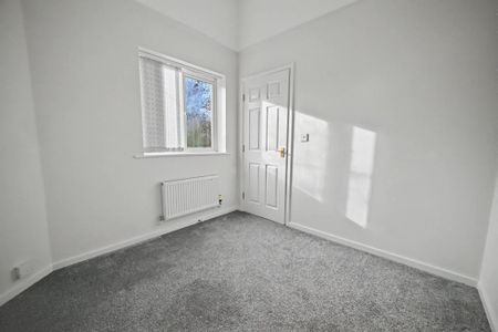 4 bedroom end of terrace house to rent - Photo 3