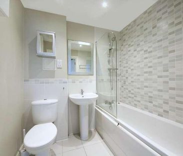 Gilbert White Close, UB6 - Photo 5