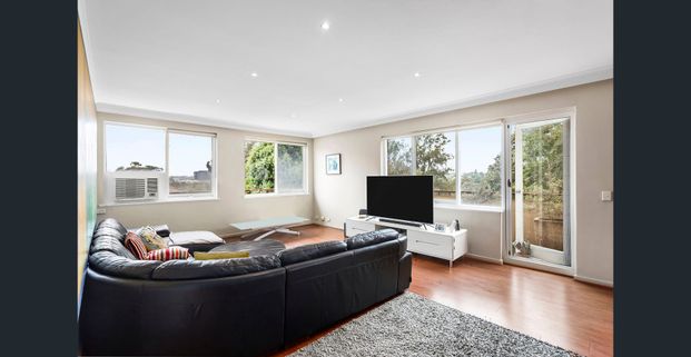 Fully Furnished Penthouse Overlooking Parklands - Photo 1