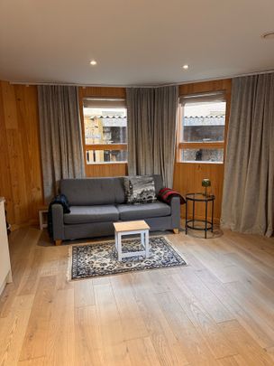 1 Bed Flat, Simon Square, EH8 - Photo 1