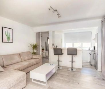 Location Appartement 1 pièce 33m² VALLAURIS 06220 - Photo 2